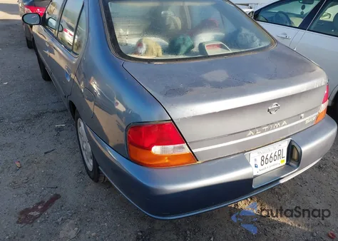 1999 Nissan Altima Gle/Gxe/Se/Se-L/Xe из США, поврежденный, VIN 1N4DL01DXXC185540